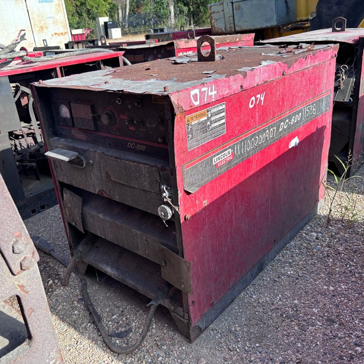 #39069 • LINCOLN ELECTRIC DC-600 WELDER | FOR PARTS/REPAIRS