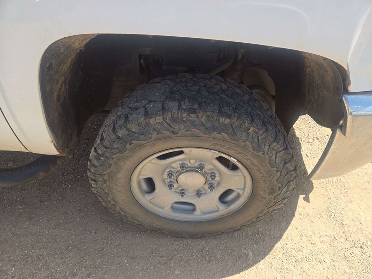 2013-chevrolet-silverado-2500-image-9
