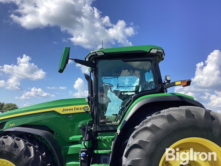 2022-john-deere-8r-310-image-10
