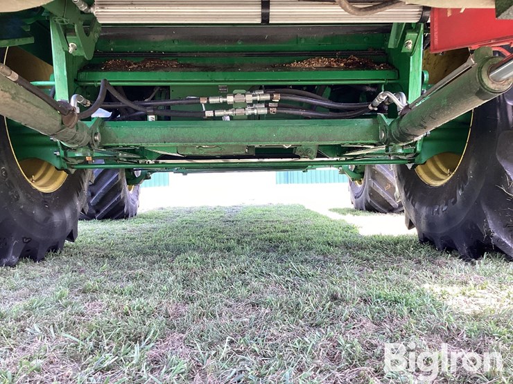 2025-john-deere-s7-700-image-15