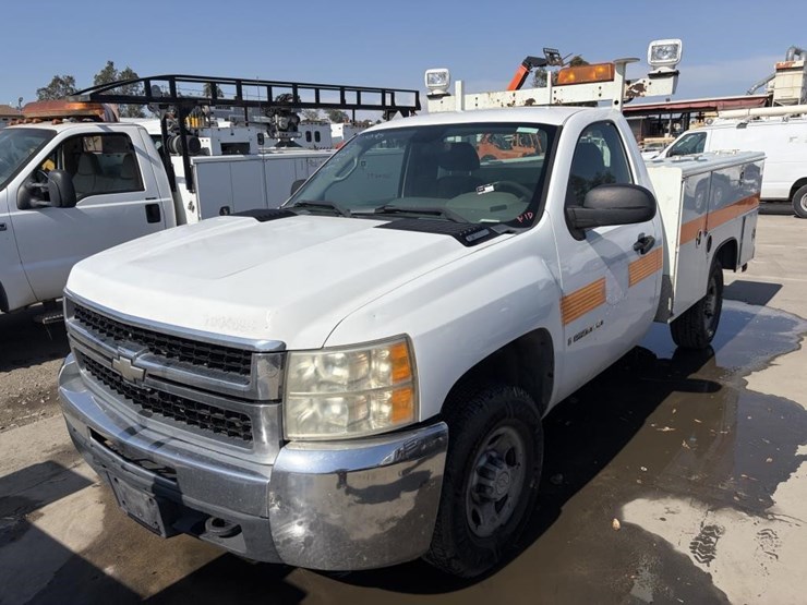 2007-chevrolet-2500hd-image-1