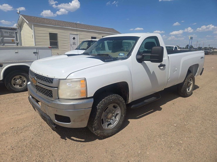 2013-chevrolet-silverado-2500-image-1