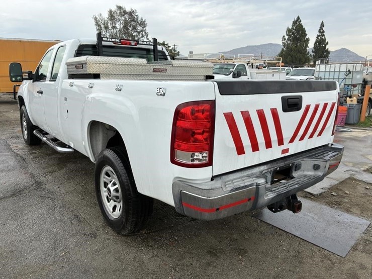 2012-gmc-sierra-3500-image-4