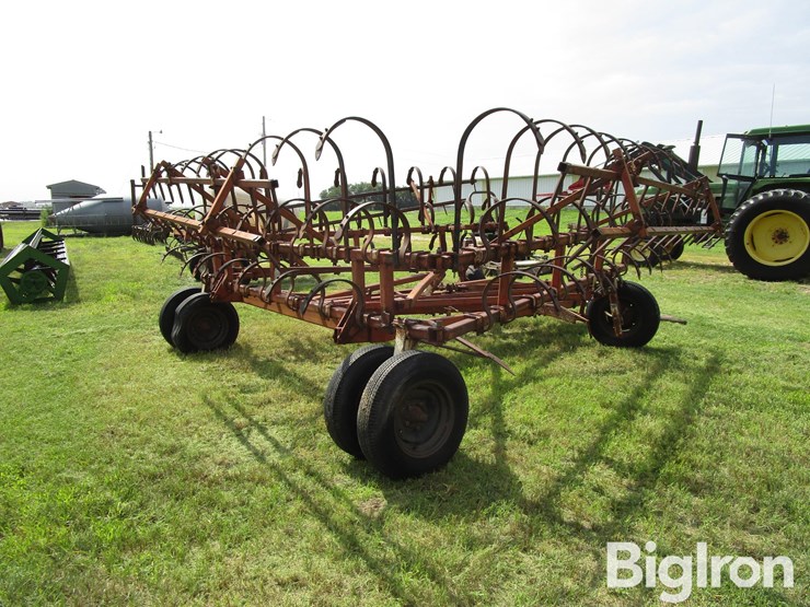 crustbuster-36'-hydraulic-fold-springtooth-w/3-bar-harrow-image-5