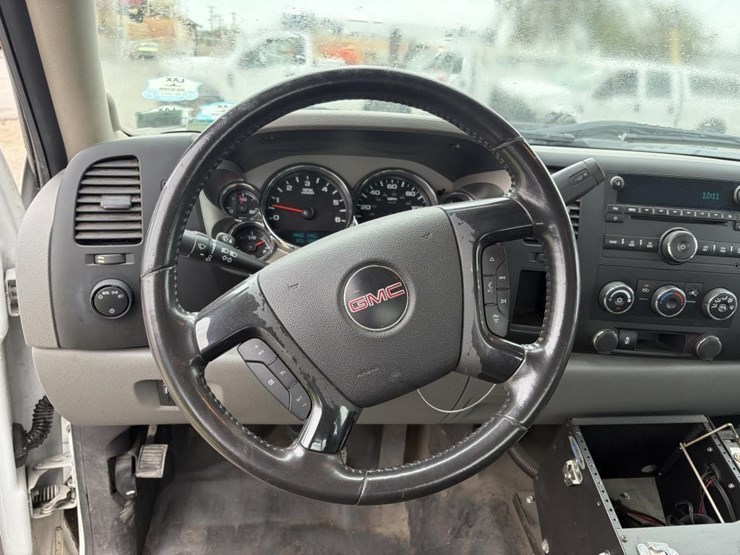 2012-gmc-sierra-2500-image-16