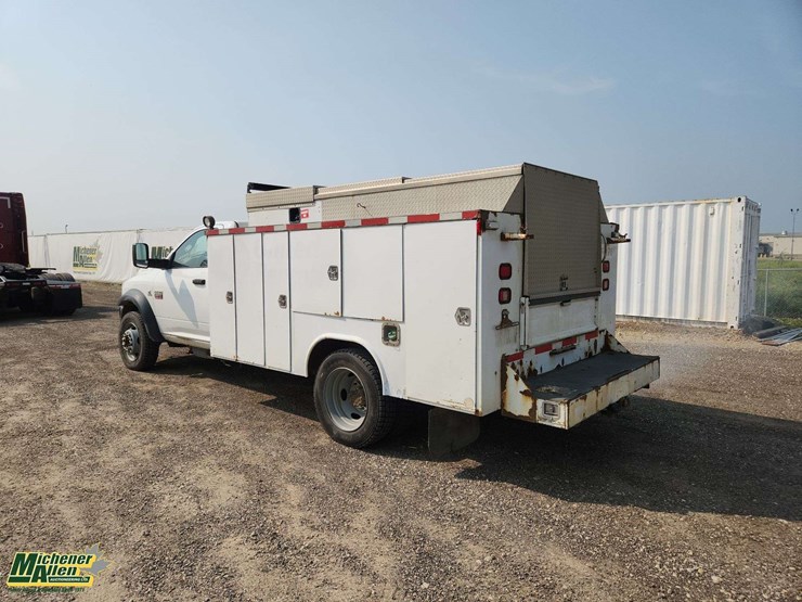 2011-ram-5500-4x4-s/a-service-truck-image-3