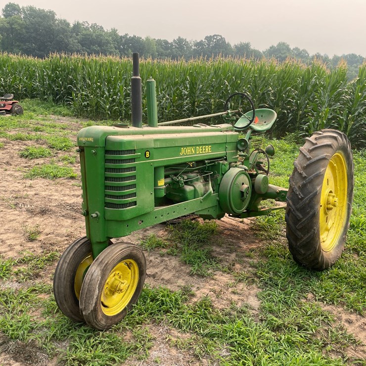 JOHN DEERE B