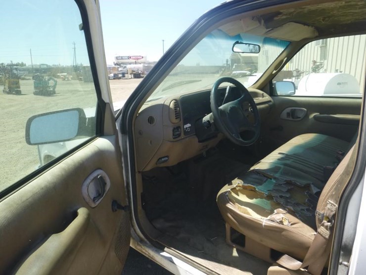 1995-gmc-2500-image-5