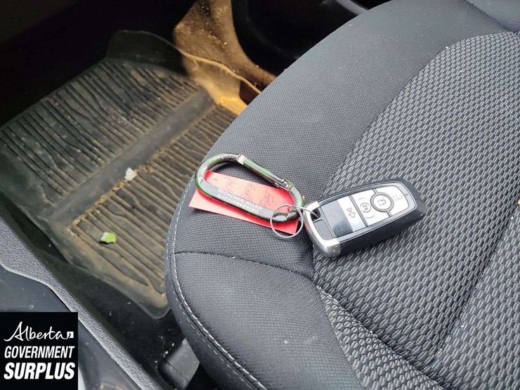 2019-ford-explorer-image-18