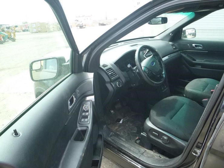 2017-ford-explorer-image-5