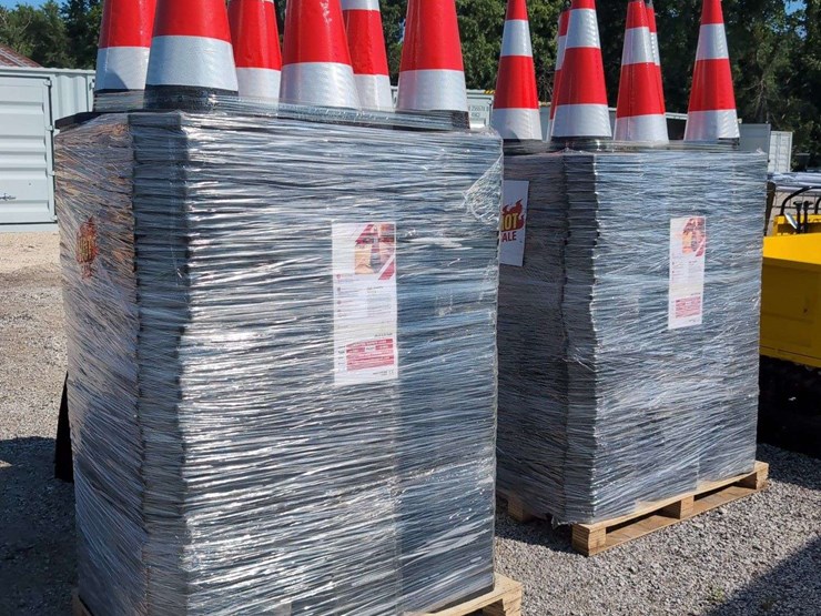 (50)-28"-traffic-cones-image-1