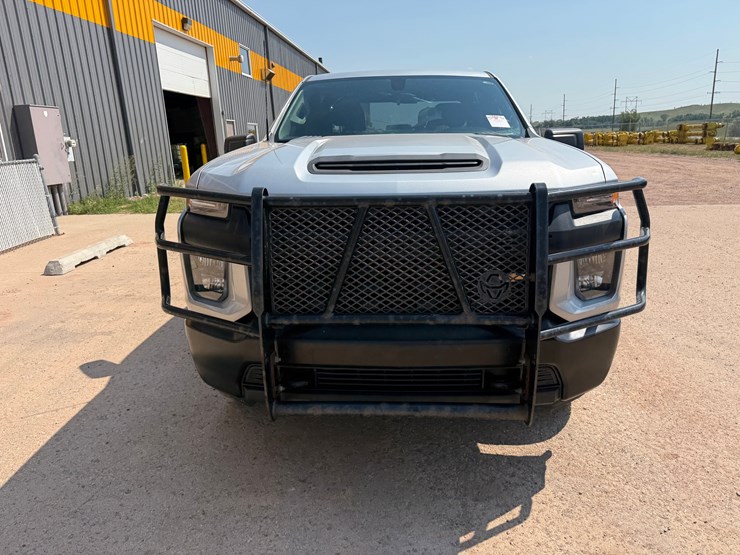 2021-chevrolet-silverado-2500hd-image-3