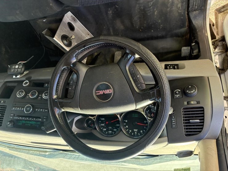 2012-gmc-sierra-2500-image-17