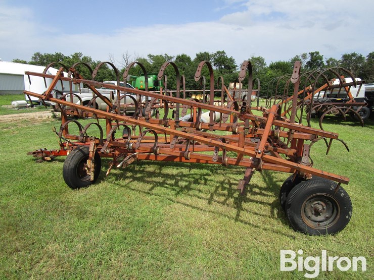 crustbuster-36'-hydraulic-fold-springtooth-w/3-bar-harrow-image-9