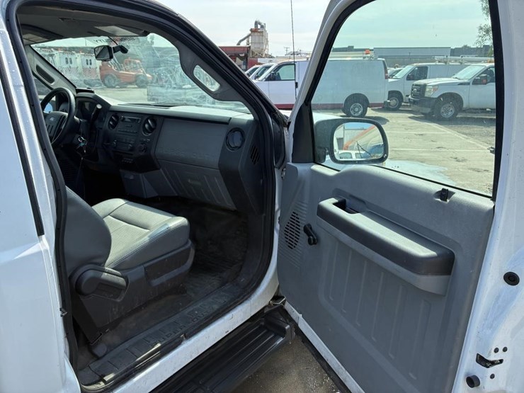 2013-ford-f250-image-13