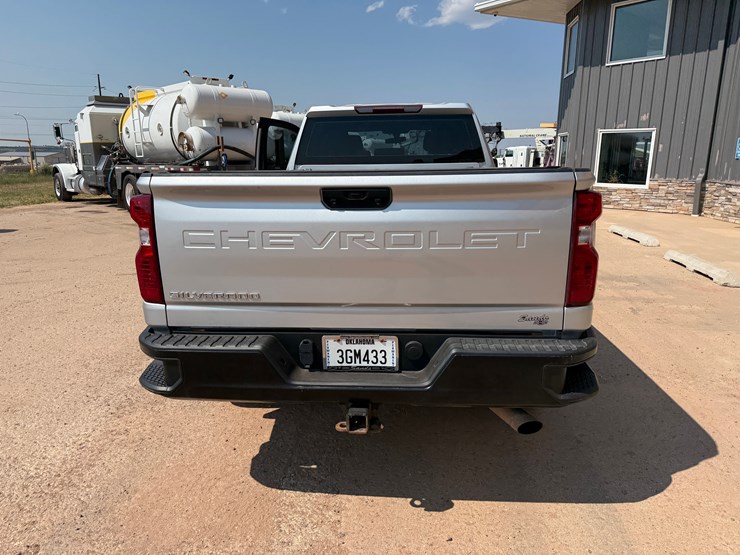2021-chevrolet-silverado-2500hd-image-7