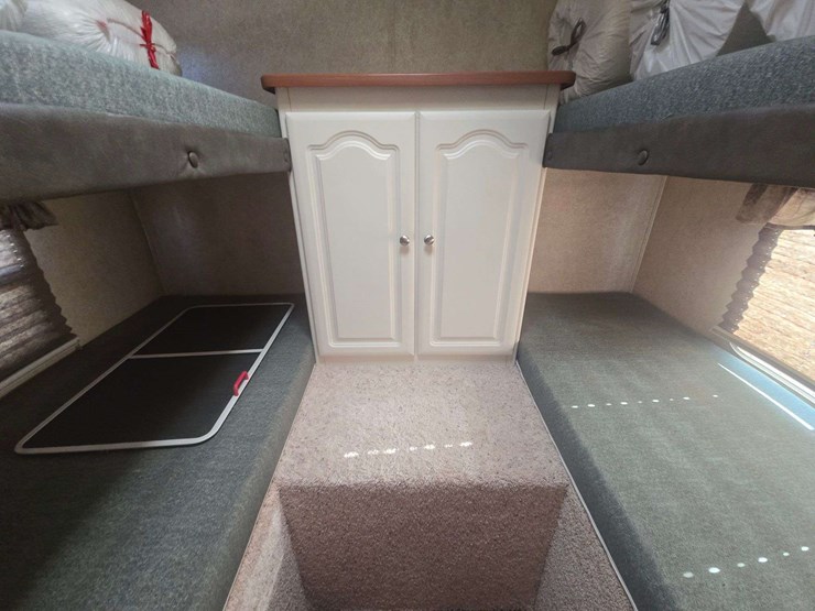 2006-keystone-outback-travel-trailer-image-38