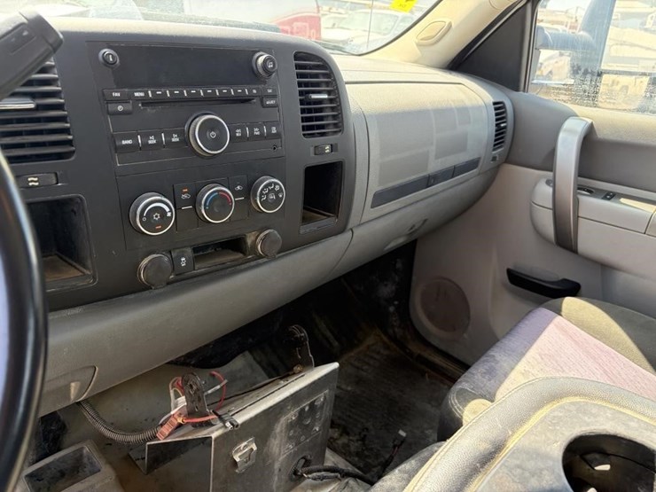 2012-gmc-sierra-2500-image-17