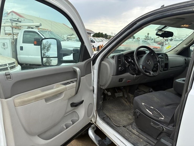 2012-gmc-sierra-2500-image-17