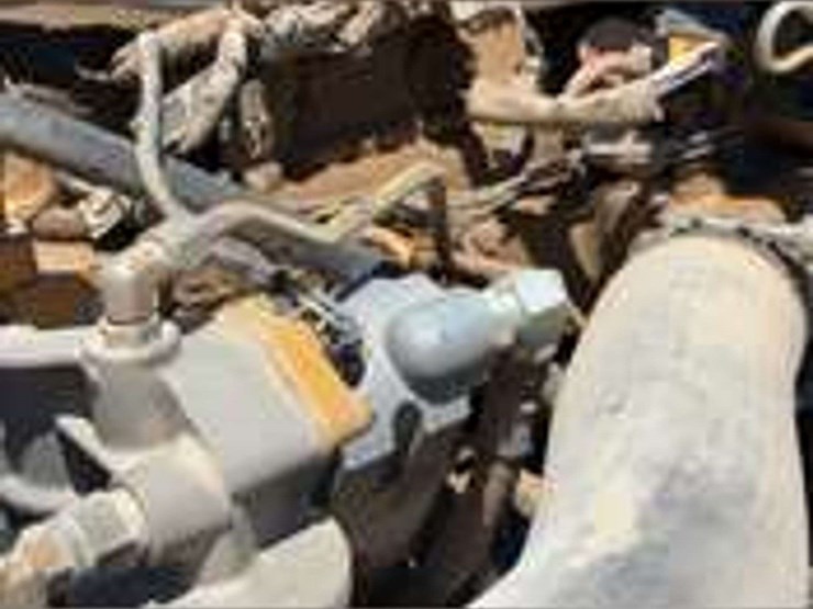 2007-freightliner-m2-106-image-40