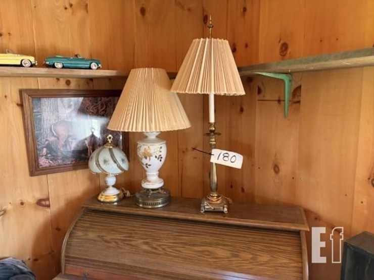 roll-top-desk-&-lamps-image-4