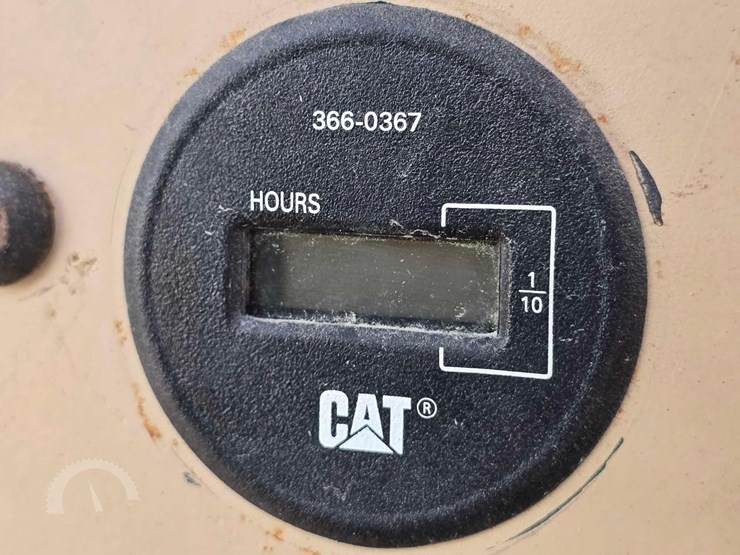 caterpillar-120h-image-17
