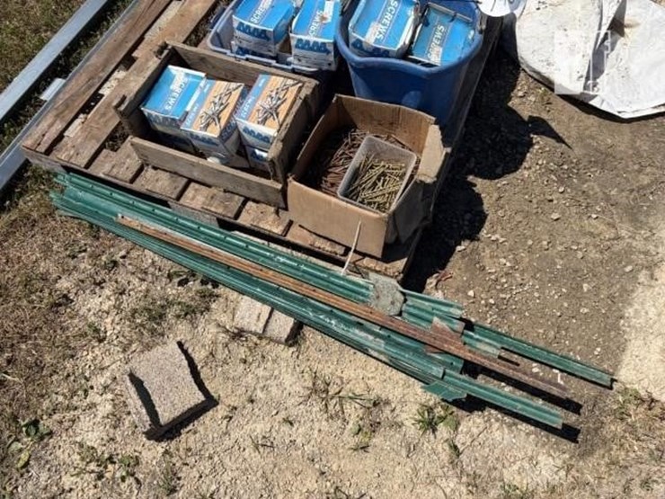 pallet-of-fasteners-&-t-posts-image-3