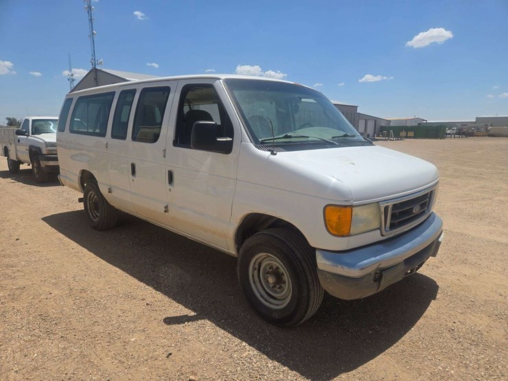 2007-ford-e350-image-2