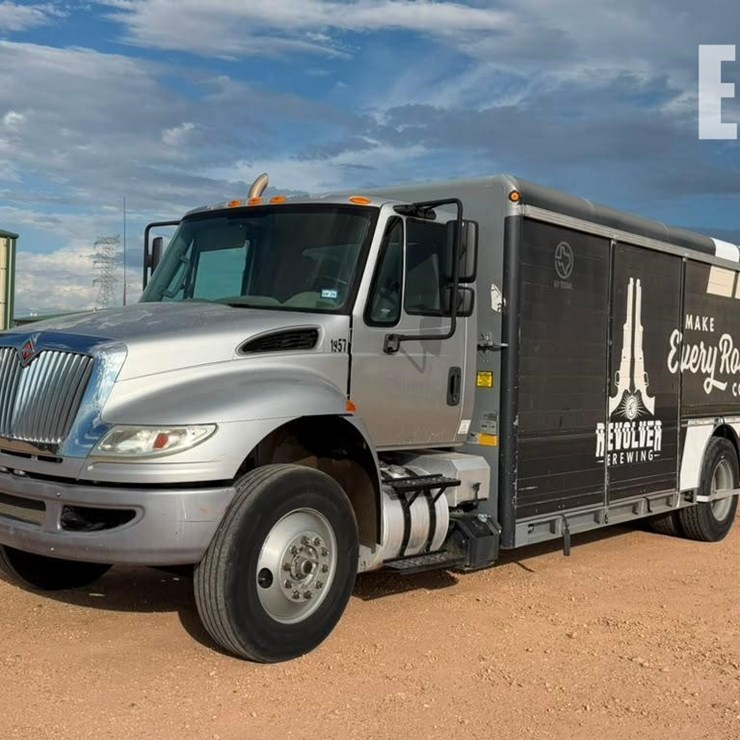 2017 INTERNATIONAL DURASTAR 4300