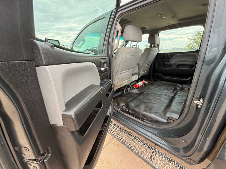 2019-chevrolet-silverado-2500hd-image-21