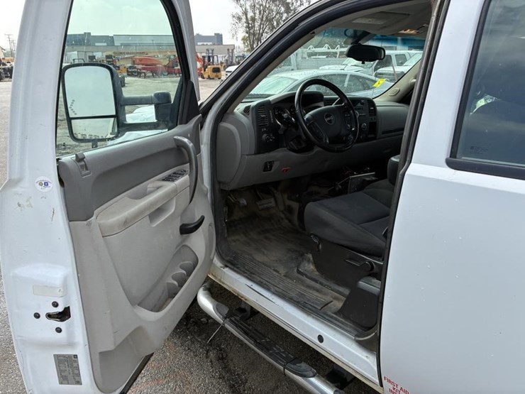 2012-gmc-sierra-2500-image-23