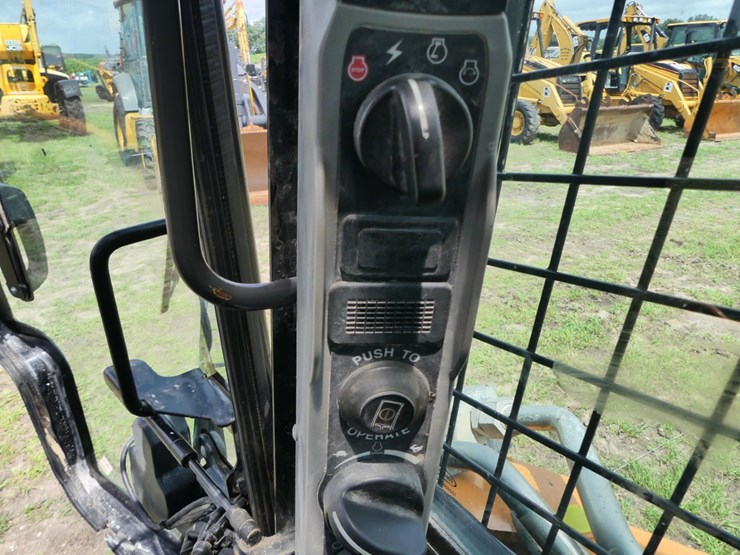 case-tv450b-image-15