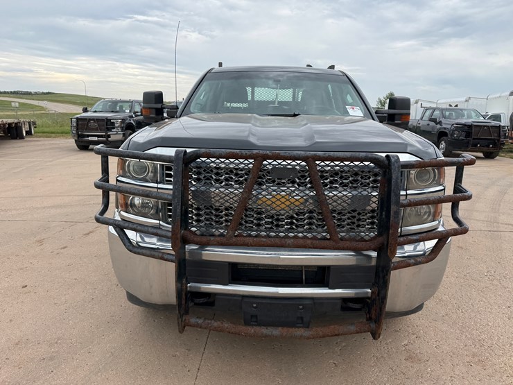 2019-chevrolet-silverado-2500hd-image-3