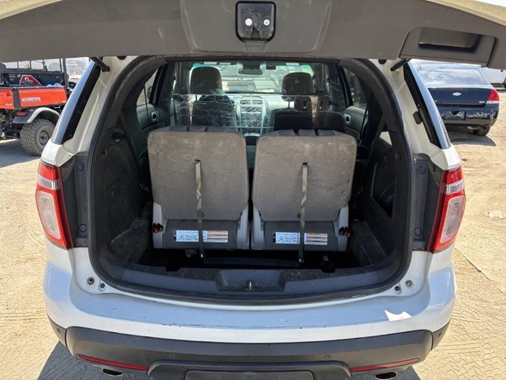 2011-ford-explorer-xlt-image-12