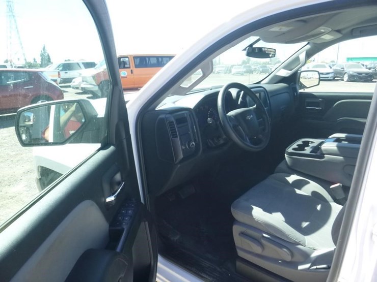 2018-chevrolet-1500-image-5