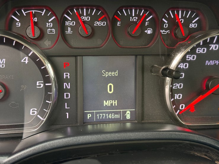 2018-chevrolet-silverado-2500hd-image-19
