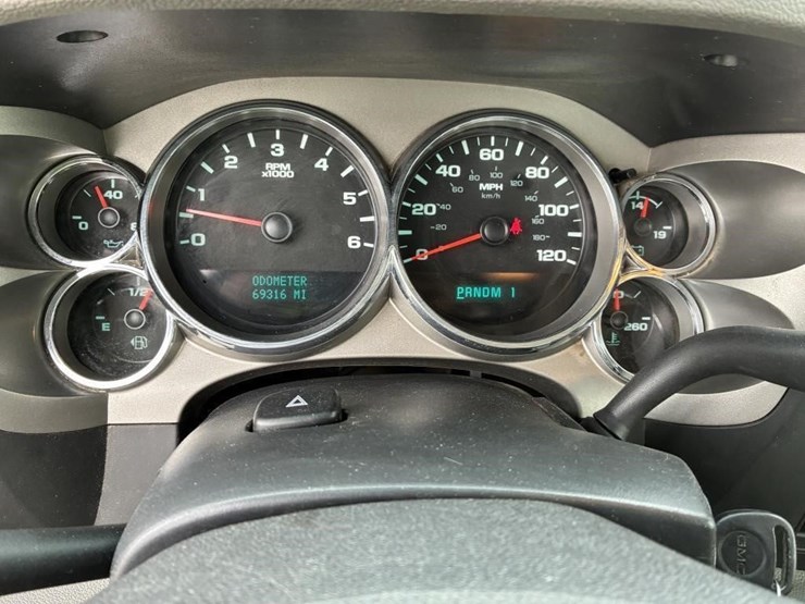 2012-gmc-sierra-3500-image-19