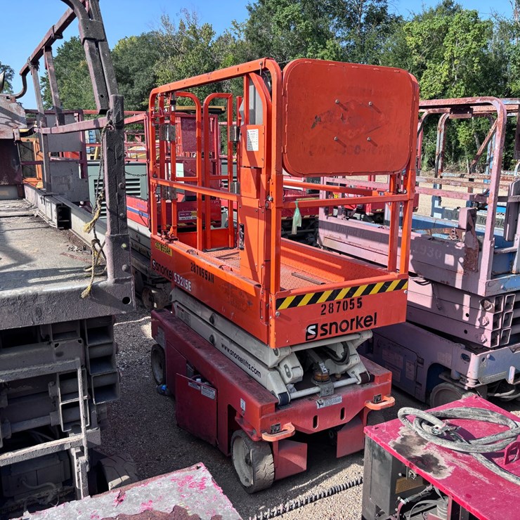 #39053 • SNORKEL S3215E ELECTRIC SCISSOR LIFT | FOR PARTS/REPAIRS