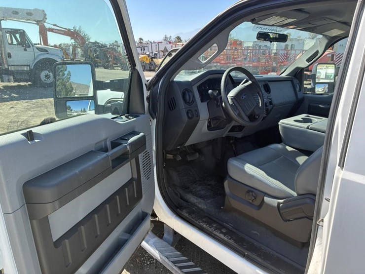 2011-ford-f250-image-13
