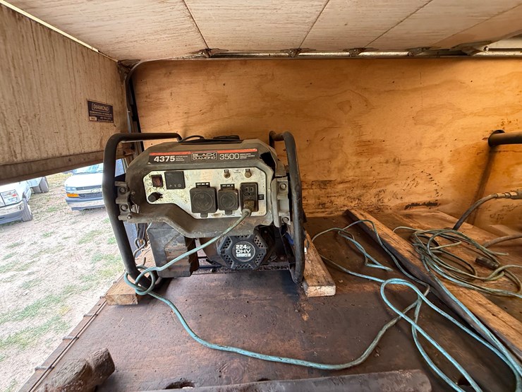 2018-ford-cargo-image-25