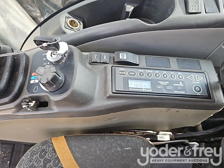 2018-case-cx210-image-39