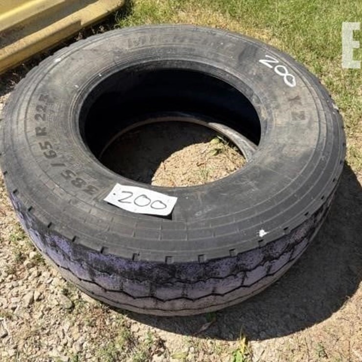 TRUCK TIRE