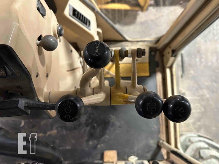 2001-caterpillar-140h-image-18