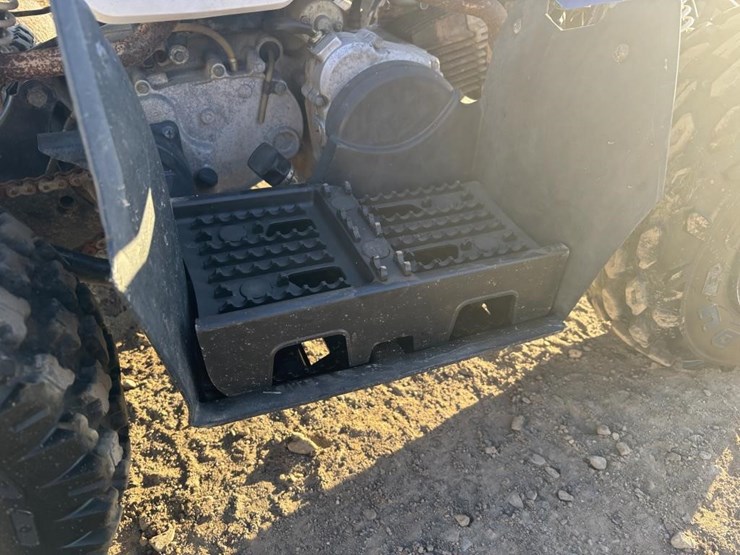2012-polaris-quad-image-18