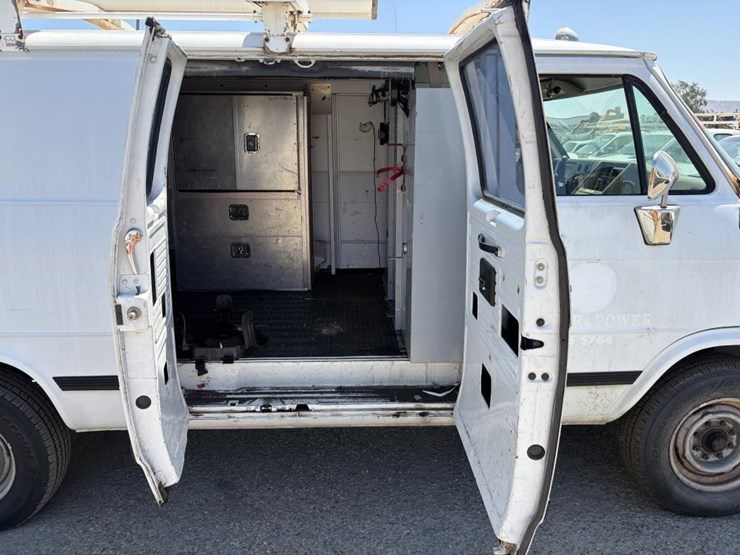 1995-utility-van-image-11