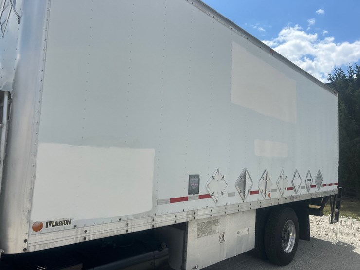 2001-gmc-t7500-image-17