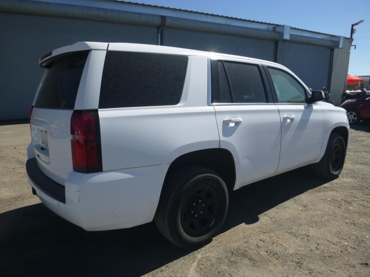2019-chevrolet-tahoe-image-3