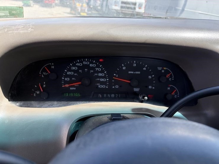 2004-ford-f350-image-15