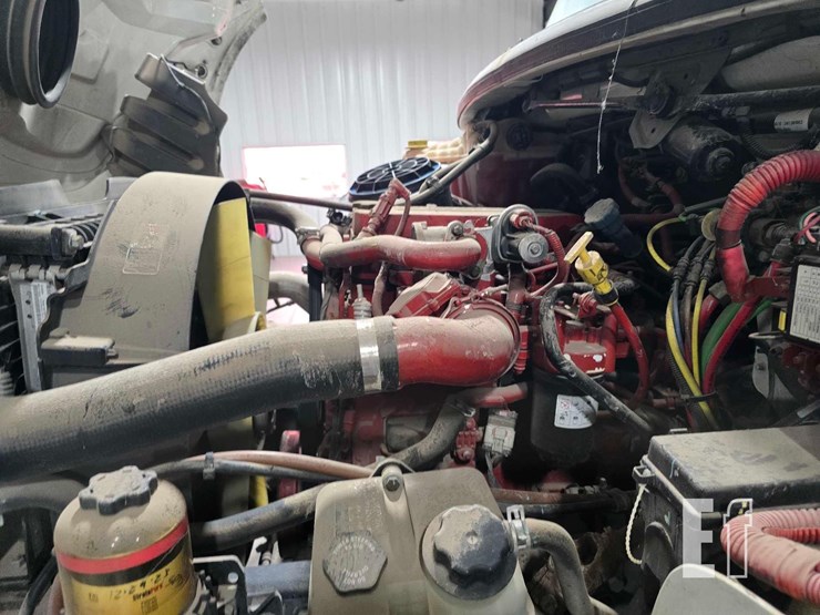 2020-freightliner-business-class-m2-106-image-18