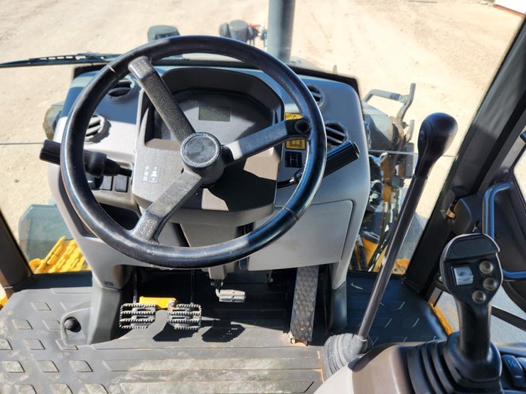 volvo-bl70b-image-31